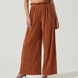 Cruise Pleated Wide Leg Pants